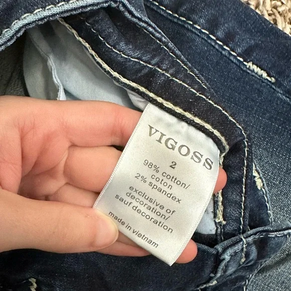Vigoss Dark Wash Skinny Jeans with White Trim Details size 2 - Picture 5 of 8
